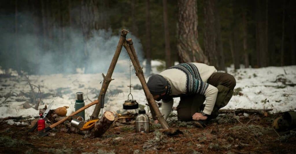 NEVEREST Blog Bushcraft in Österreich Regelungen Wald Feuerstelle Kochen Überleben