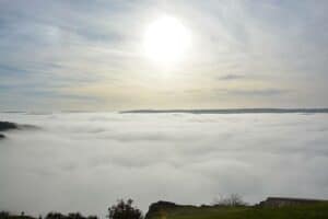 NEVEREST Blog Wolken Bedeutung Wetter Stratus Wolkenform Wolkenbildung Wetterlage bestimmen