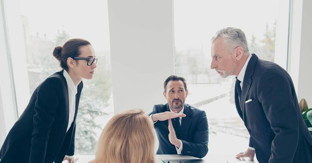 NEVEREST Angebot Konfliktmanagement Timeout Konkurrenz Meinungsverschiedenheit Pause Konflikt Lösen Büro Meeting