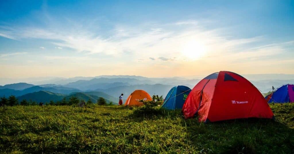 Camping Ausrüstung Zelten Campingplatz Campen Berge Sonne Outdoor Nächtigen