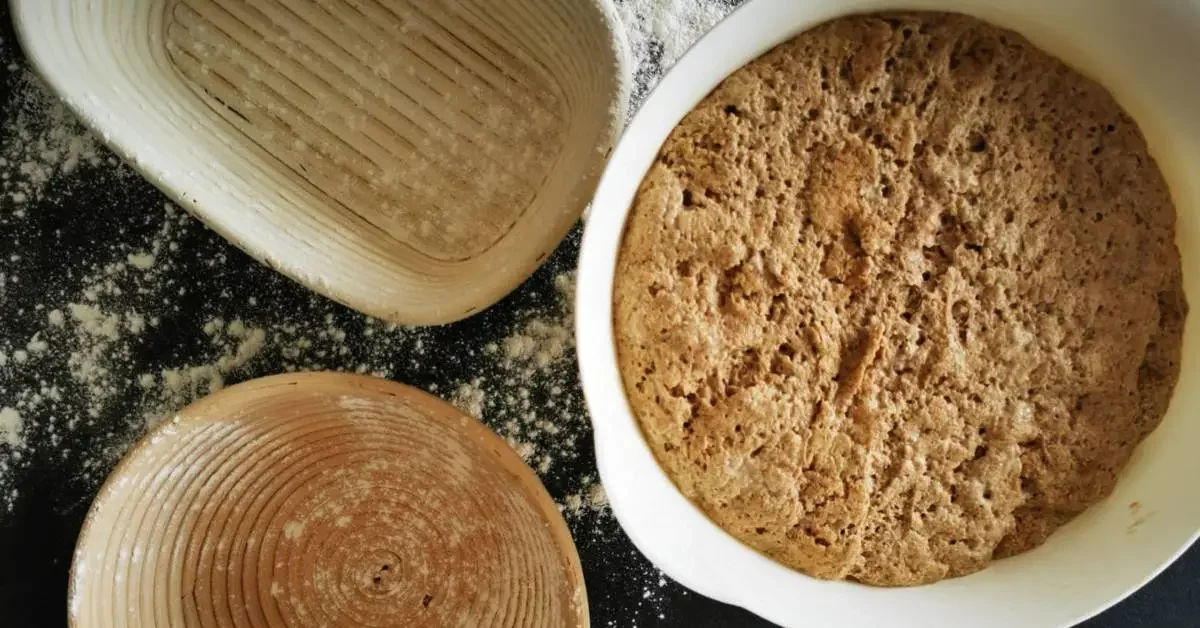 NEVEREST Brot backen Teig und Simperl