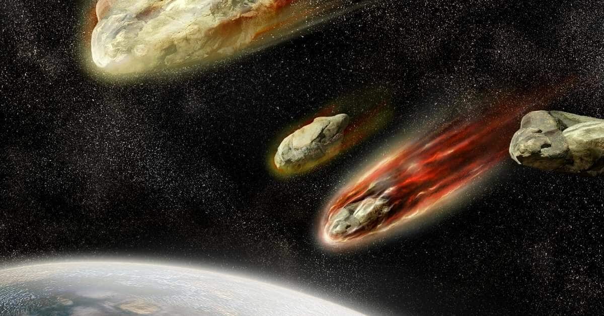 NEVEREST - Meteoritenschwarm - Meteoriten die auf einen Planeten zufliegen