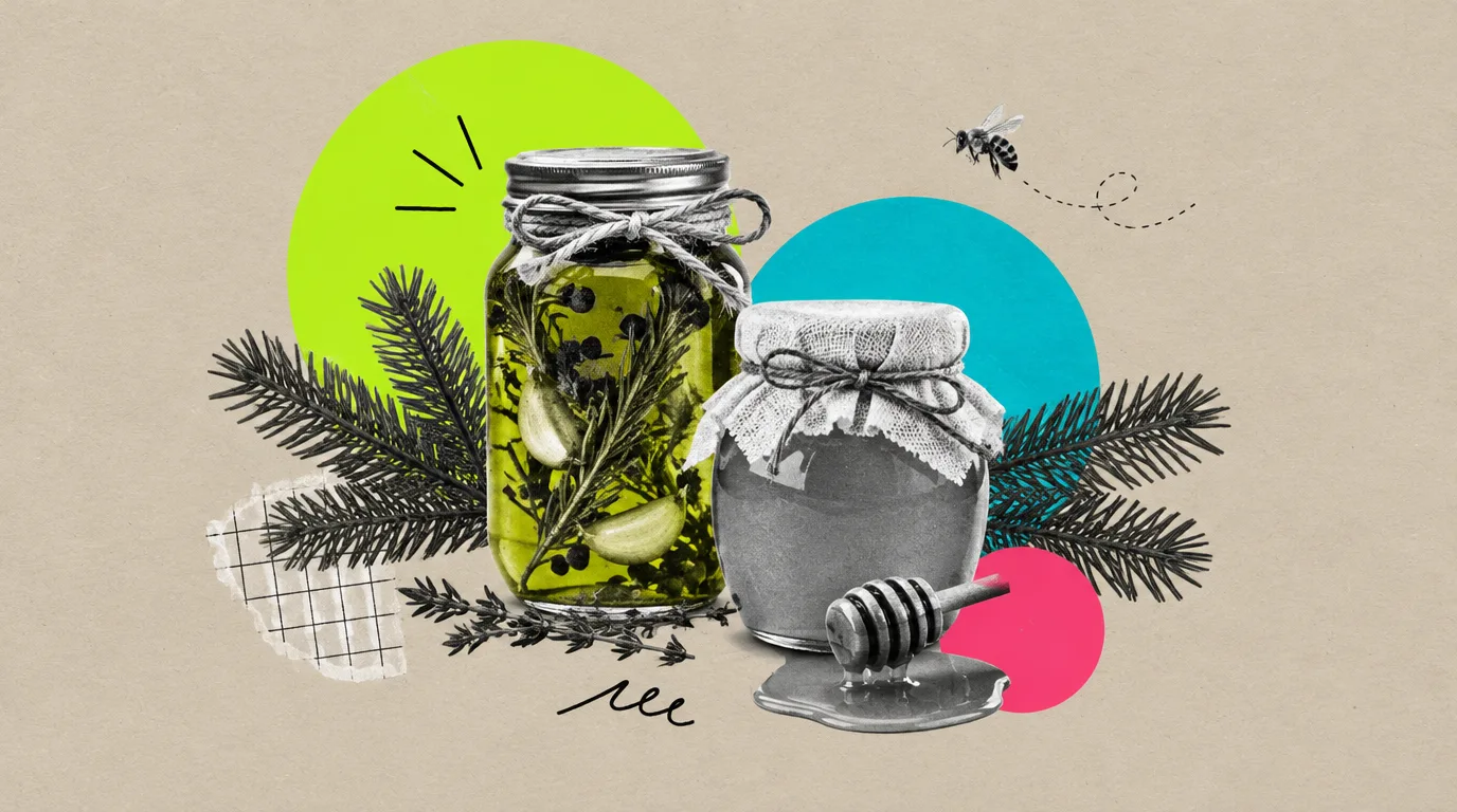 Collage: Einmachgläser mit Kräuteröl und Honig, mit Schleife, daneben Tannenzweige